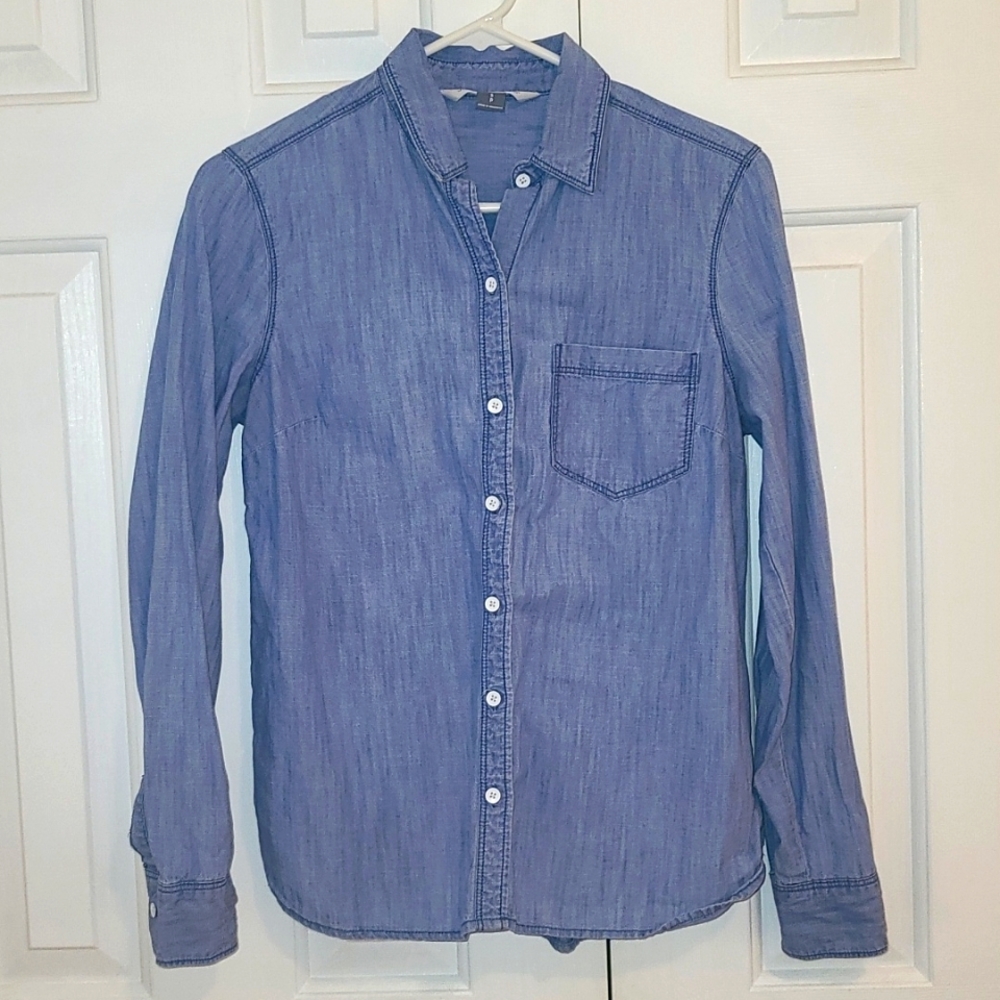 Ladies Old Navy Chambray Shirt, Small